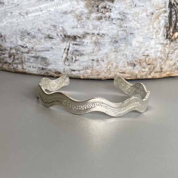 999 Purity Silver Wavy Longevity Blessing Bracelet - Picture 7 of 13